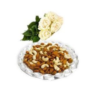 12 الأبيض باقة الورود مع 1 كجم متنوعة Dryfruits - ورد طازج دبي