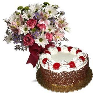 15種の季節の花束と500gのブラックフォレストケーキ - 新鮮な花 ドバイ