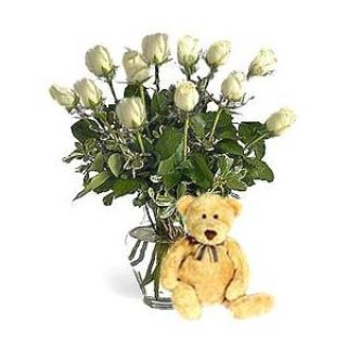Puti na Rosas sa Banga 18 Stocks Kasama ang Teddy na 6-Inch - Sariwang Bulaklak Dubai